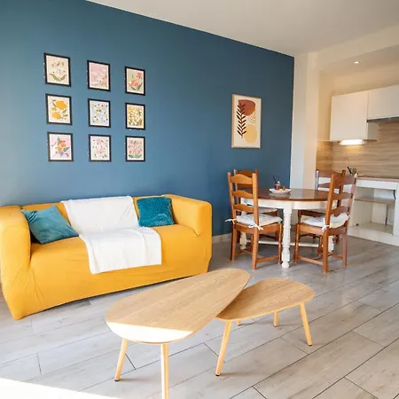 A Trois Minutes De La Gare 아파트 사르투르빌